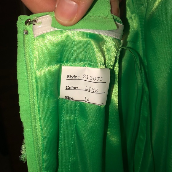 Formal dress - Picture 4 of 5